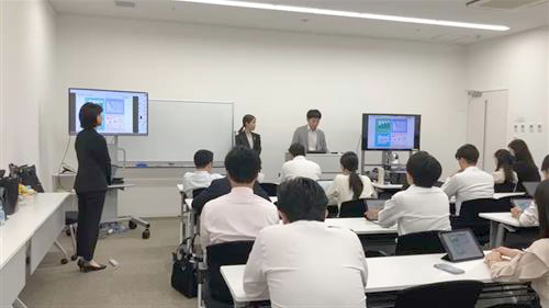 社内産業医による健康増進セミナーの様子