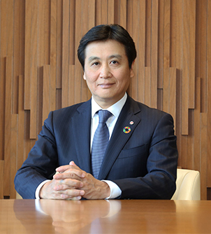 取締役社長CEO(代表取締役)吉岡秀二